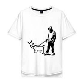 Мужская футболка хлопок Oversize с принтом Парень с собакой (Banksy) в Белгороде, 100% хлопок | свободный крой, круглый ворот, “спинка” длиннее передней части | Тематика изображения на принте: dog | бэнкси | граффити | собака