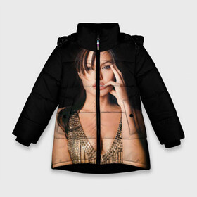 Зимняя куртка для девочек 3D с принтом Анжелина Джоли в Белгороде, ткань верха — 100% полиэстер; подклад — 100% полиэстер, утеплитель — 100% полиэстер. | длина ниже бедра, удлиненная спинка, воротник стойка и отстегивающийся капюшон. Есть боковые карманы с листочкой на кнопках, утяжки по низу изделия и внутренний карман на молнии. 

Предусмотрены светоотражающий принт на спинке, радужный светоотражающий элемент на пуллере молнии и на резинке для утяжки. | angelina jolie | американская актриса | анжелина джоли | режиссёр | фотомодель | ценарист