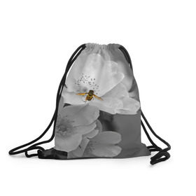 Рюкзак-мешок 3D с принтом Пчела на цветах в Белгороде, 100% полиэстер | плотность ткани — 200 г/м2, размер — 35 х 45 см; лямки — толстые шнурки, застежка на шнуровке, без карманов и подкладки | лепестки | цветы