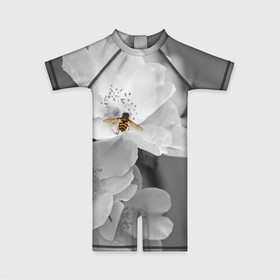 Детский купальный костюм 3D с принтом Пчела на цветах в Белгороде, Полиэстер 85%, Спандекс 15% | застежка на молнии на спине | лепестки | цветы