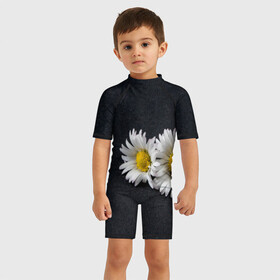 Детский купальный костюм 3D с принтом Ромашки в Белгороде, Полиэстер 85%, Спандекс 15% | застежка на молнии на спине | зелень | лепестки | пара | природа | растения | ромашки | цветы