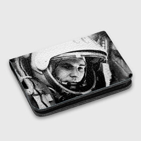 Картхолдер с принтом с принтом Юрий Гагарин в Белгороде, натуральная матовая кожа | размер 7,3 х 10 см; кардхолдер имеет 4 кармана для карт; | первый космонавт