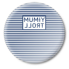 Значок с принтом Мумий Тролль в Белгороде,  металл | круглая форма, металлическая застежка в виде булавки | илья лагутенко | мумий тролль | русский рок.