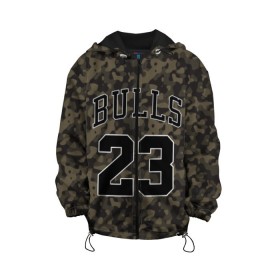 Детская куртка 3D с принтом Chicago Bulls 23 Camo в Белгороде, 100% полиэстер | застежка — молния, подол и капюшон оформлены резинкой с фиксаторами, по бокам — два кармана без застежек, один потайной карман на груди, плотность верхнего слоя — 90 г/м2; плотность флисового подклада — 260 г/м2 | bulls | camo | chicago | chicago bulls | nba | баскетбол | буллз | камуфляж | нба | спорт | хаки | чикаго | чикаго буллз