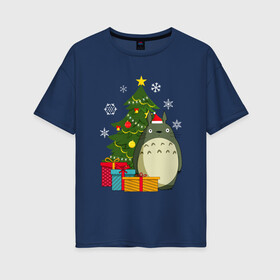Женская футболка хлопок Oversize с принтом ТОТОРО НОВОГОДНИЙ в Белгороде, 100% хлопок | свободный крой, круглый ворот, спущенный рукав, длина до линии бедер
 | Тематика изображения на принте: 2021 | 2022 | anime | christmas | merry | merry christmas | new year | snow | totoro | ugly christma | winter | аниме | зима | миядзаки | мульт | мультик | мультфильм | новогодний | новогодняя | новый год | рождественский | рождество | снег
