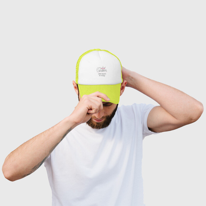 Кепка тракер с сеткой Королевы рождаются в мае фото